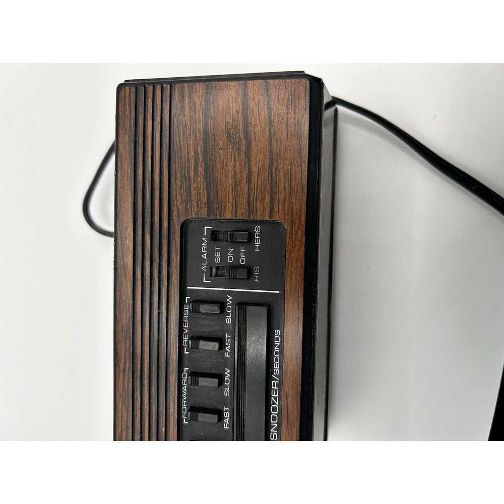 Vintage SPARTUS Woodgrain His & Hers Red Dual Digital Alarm Clock Retro 1148 - Picture 5 of 6
